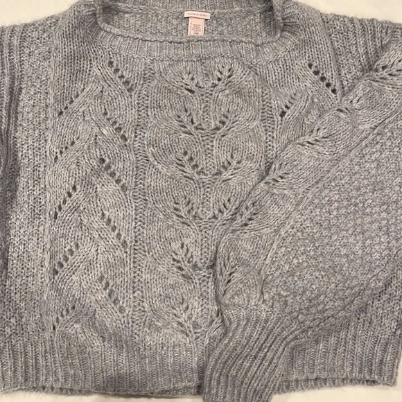 Victoria’s Secret women’s sweater, size extra small - Picture 3 of 5